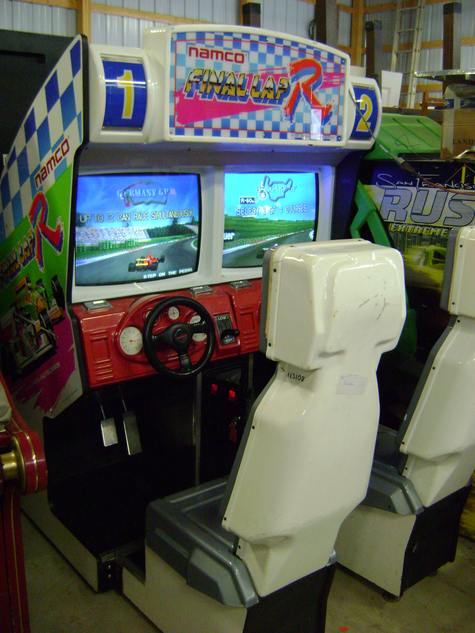 Final Lap arcade machine